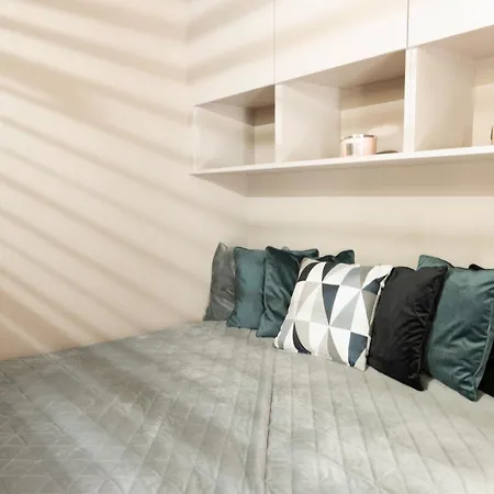 Modern Beige And Grey 3city In By Renters