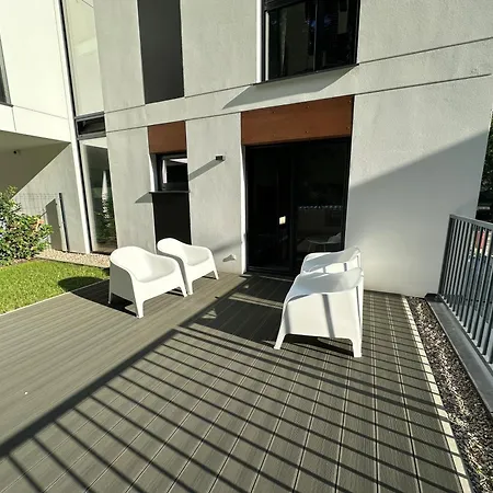 Апартаменты Modern Beige And Grey 3city In By Renters